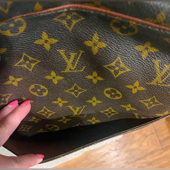 Authentic Louis Vuitton Monogram VTG messenger bag - Picture 4 of 14